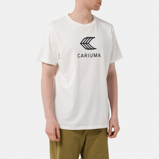 Футболка Cariuma Logo 2024 Off-White Футболка Cariuma Logo 2024 Off-White
