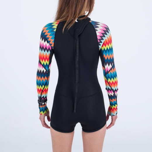 Женский гидрокостюм HURLEY ADVANT 2MM SHORTY SPRINGSUIT CHEVRON Женский гидрокостюм HURLEY ADVANT 2MM SHORTY SPRINGSUIT CHEVRON